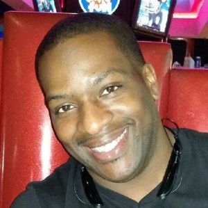 Meet your Posher, Derrick